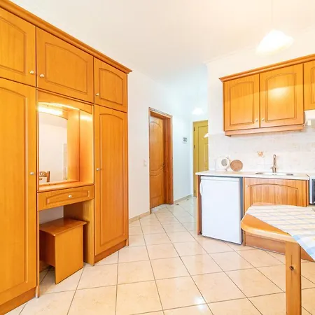 Apartment Giannis 1 *
